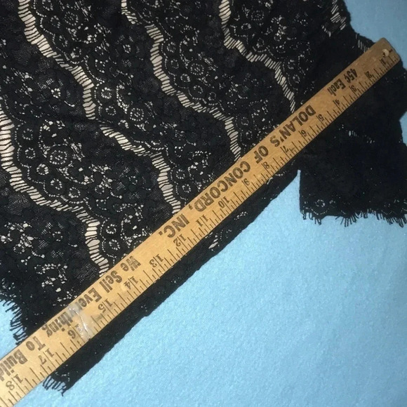 LOVE FIRE lace black blouse on or off shoulders fully lined short sleeve size M - Picture 8 of 8